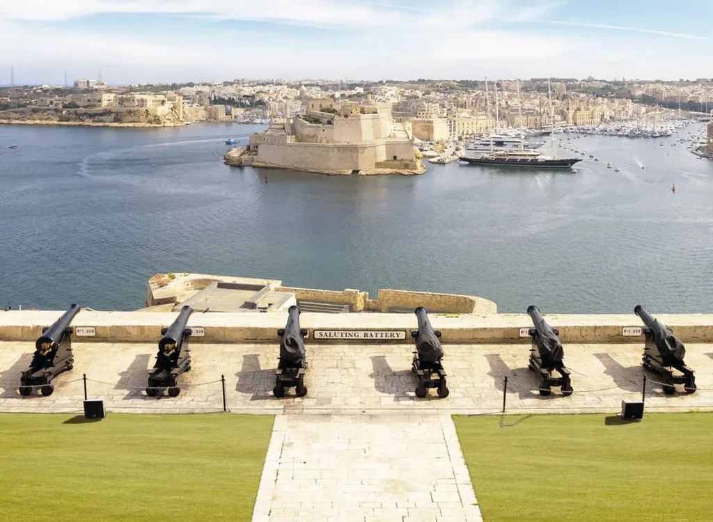 Costa Fascinosa 21 malta